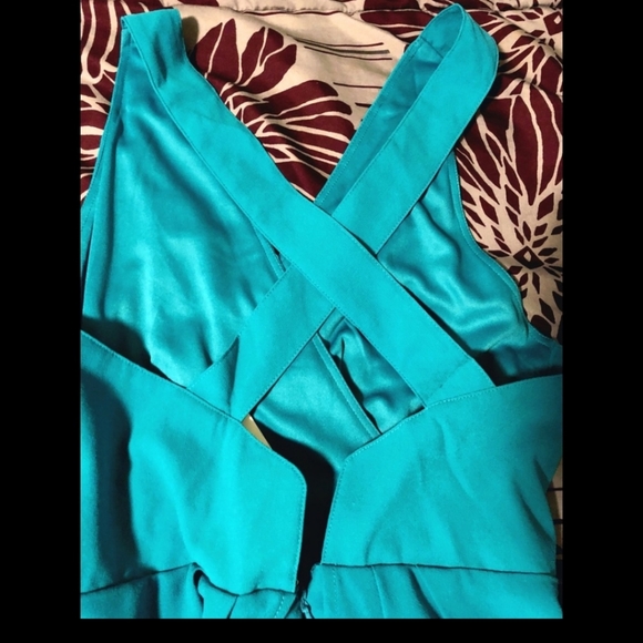 Tobi: Teal dress with crisscross back. - Picture 3 of 11
